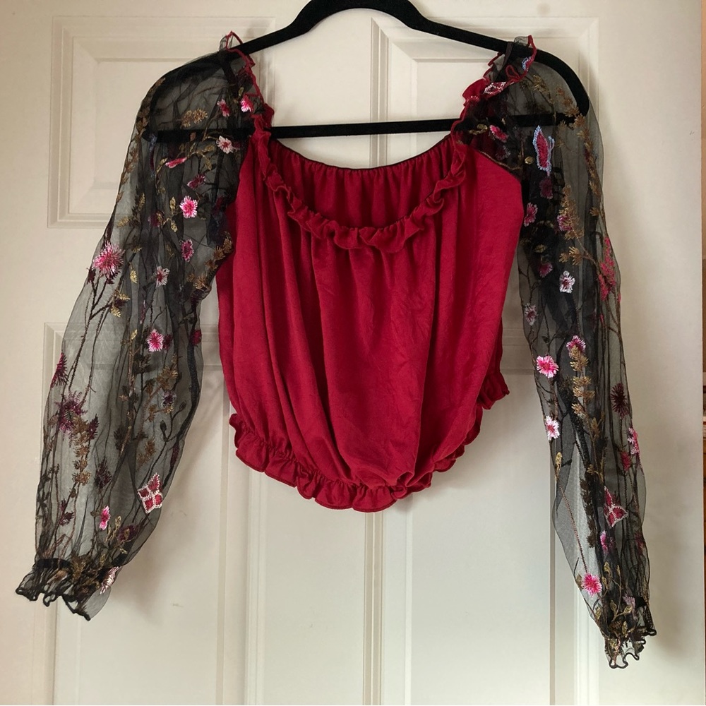 *GORGEOUS* Embroidered long-sleeve crop top $14 or best offer